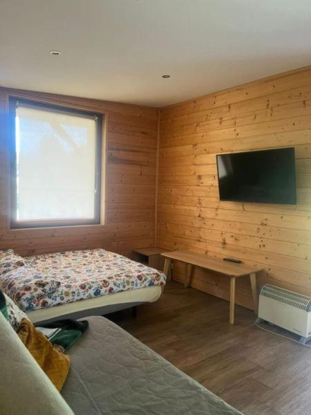 Lesny Zakatek Bed & Breakfast Смардзевице Екстериор снимка