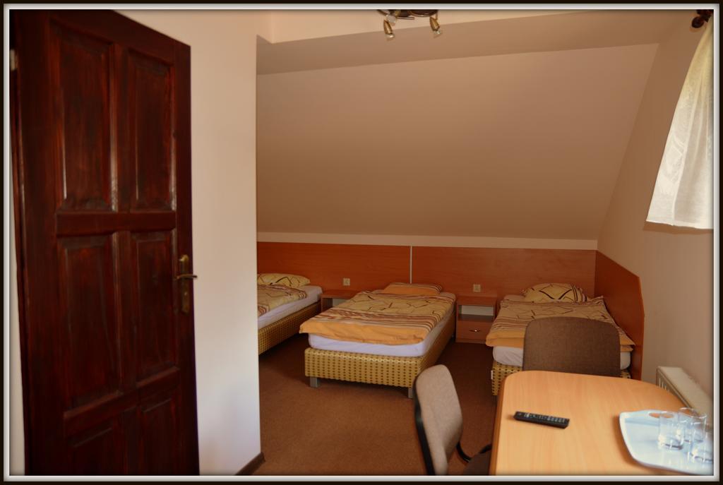 Lesny Zakatek Bed & Breakfast Смардзевице Екстериор снимка