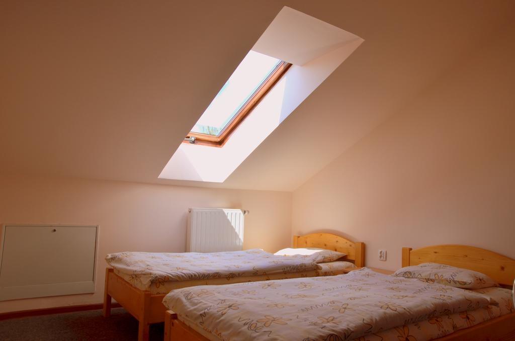 Lesny Zakatek Bed & Breakfast Смардзевице Екстериор снимка