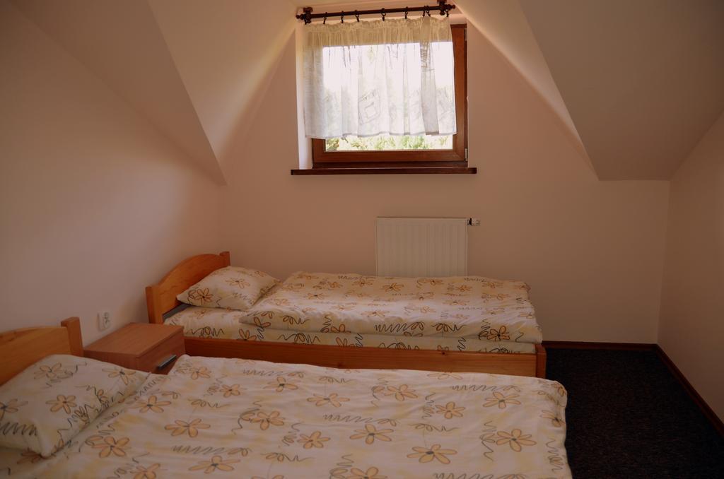 Lesny Zakatek Bed & Breakfast Смардзевице Екстериор снимка