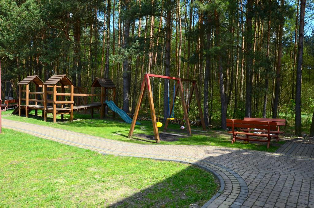 Lesny Zakatek Bed & Breakfast Смардзевице Екстериор снимка
