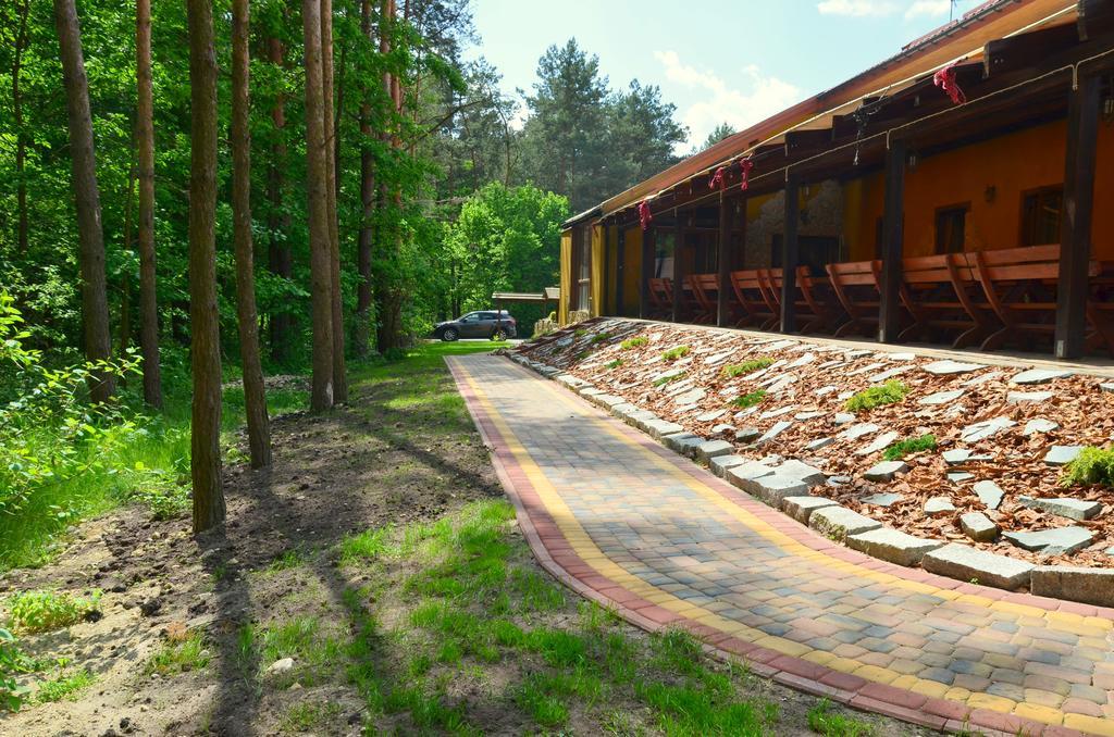 Lesny Zakatek Bed & Breakfast Смардзевице Екстериор снимка