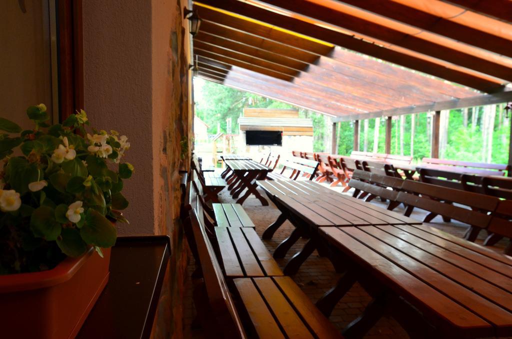 Lesny Zakatek Bed & Breakfast Смардзевице Екстериор снимка
