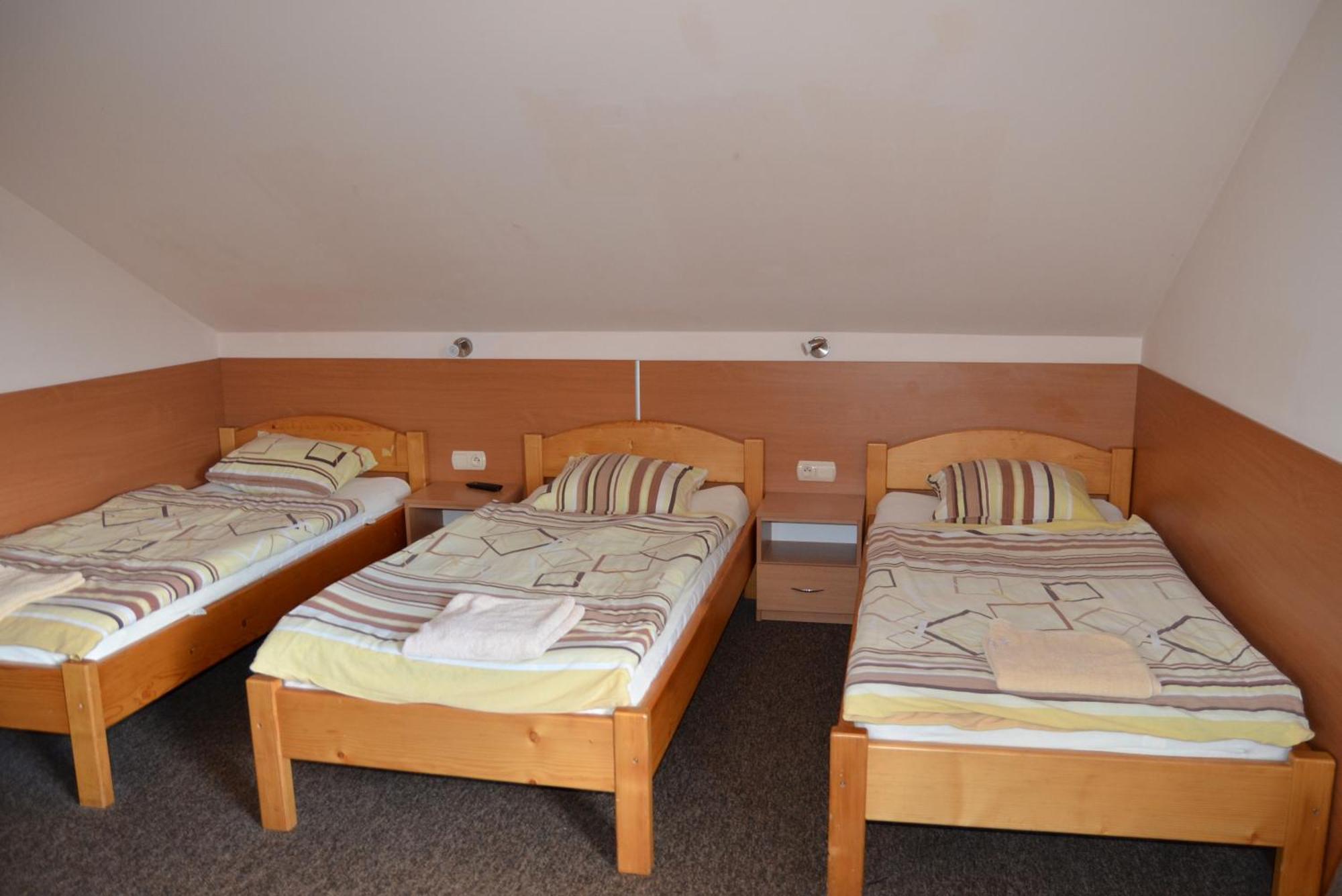 Lesny Zakatek Bed & Breakfast Смардзевице Екстериор снимка