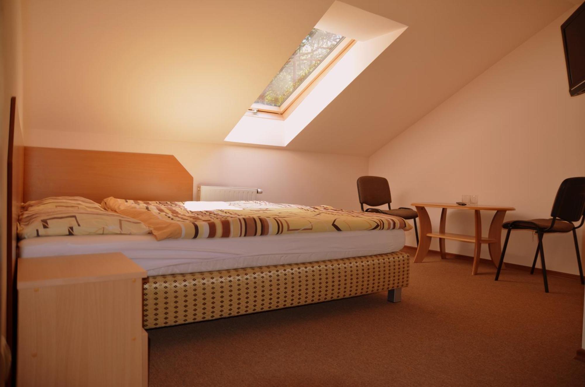 Lesny Zakatek Bed & Breakfast Смардзевице Екстериор снимка